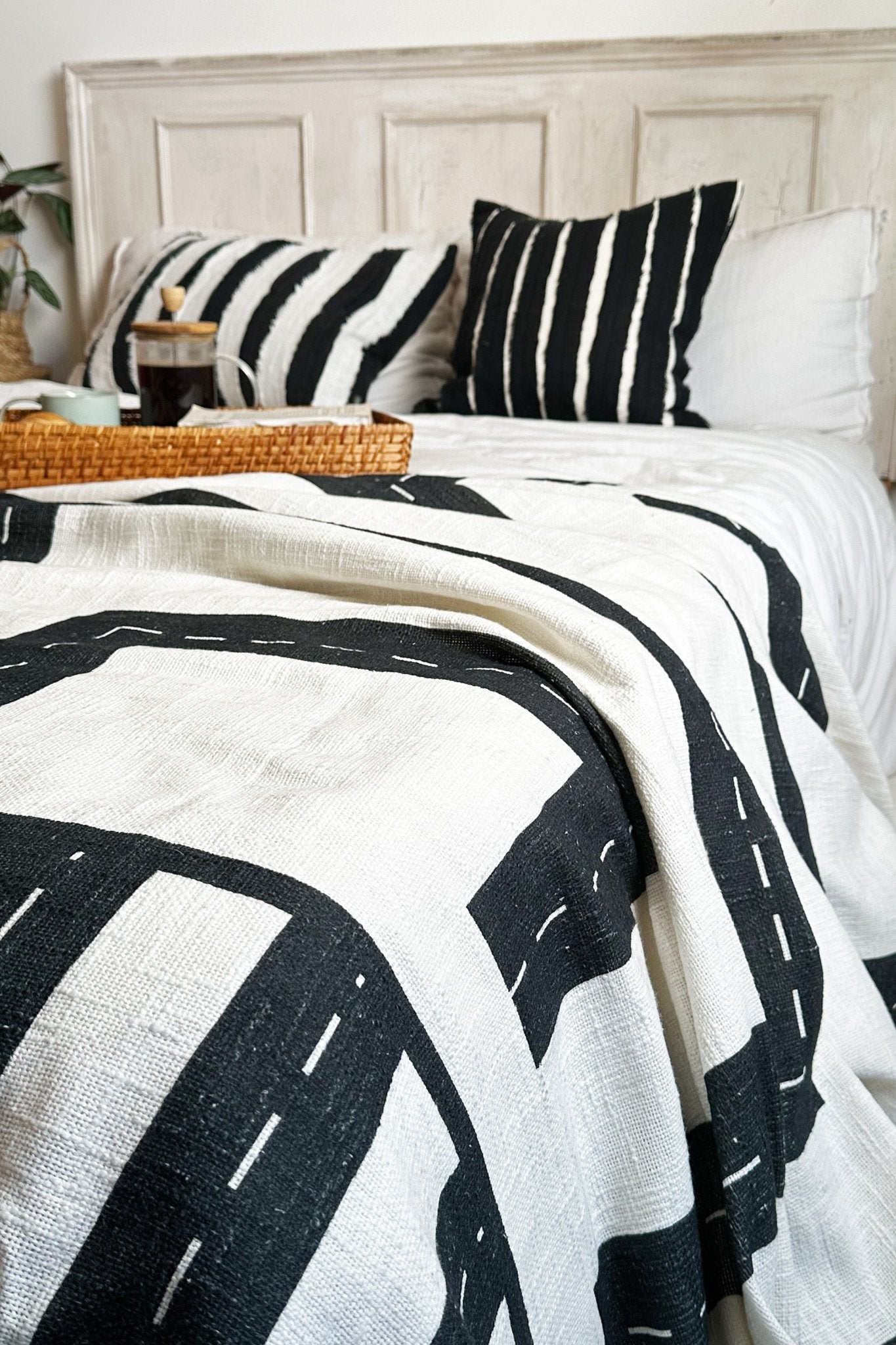 Black And White Cotton Geometric Bedspread