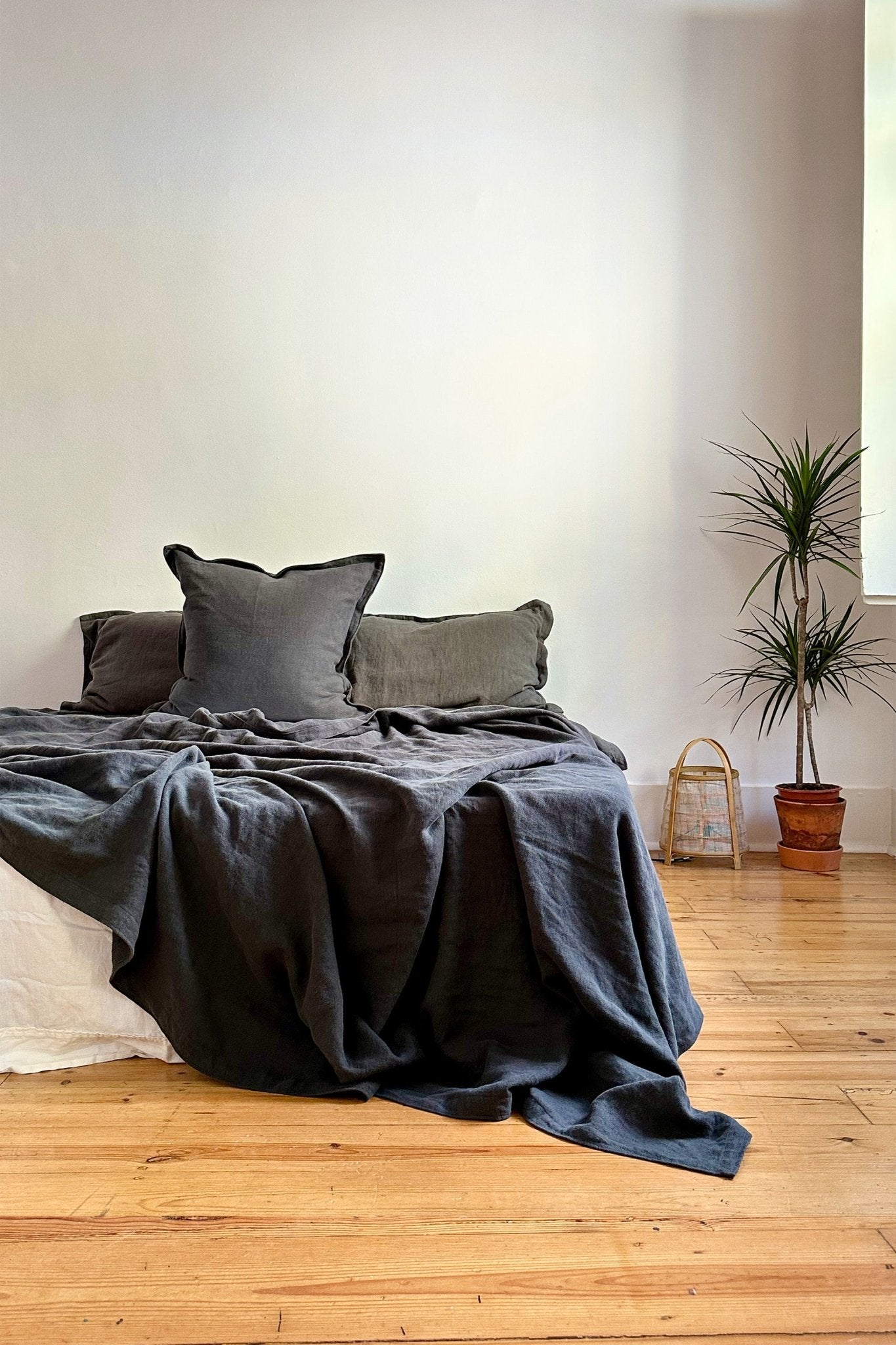 Heavyweight Linen Blanket / Bed Throw in Charcoal Grey - Biggs & Hill