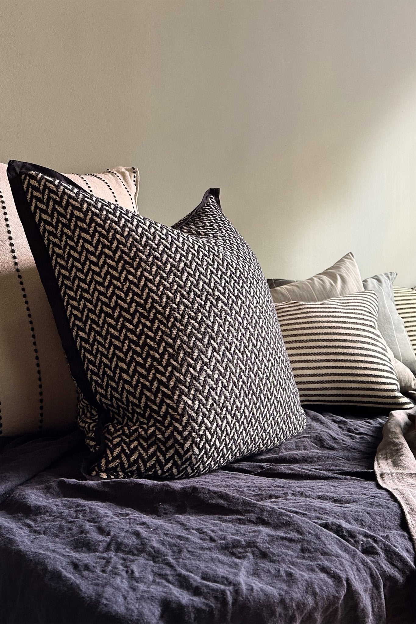 Black n white clearance cushions